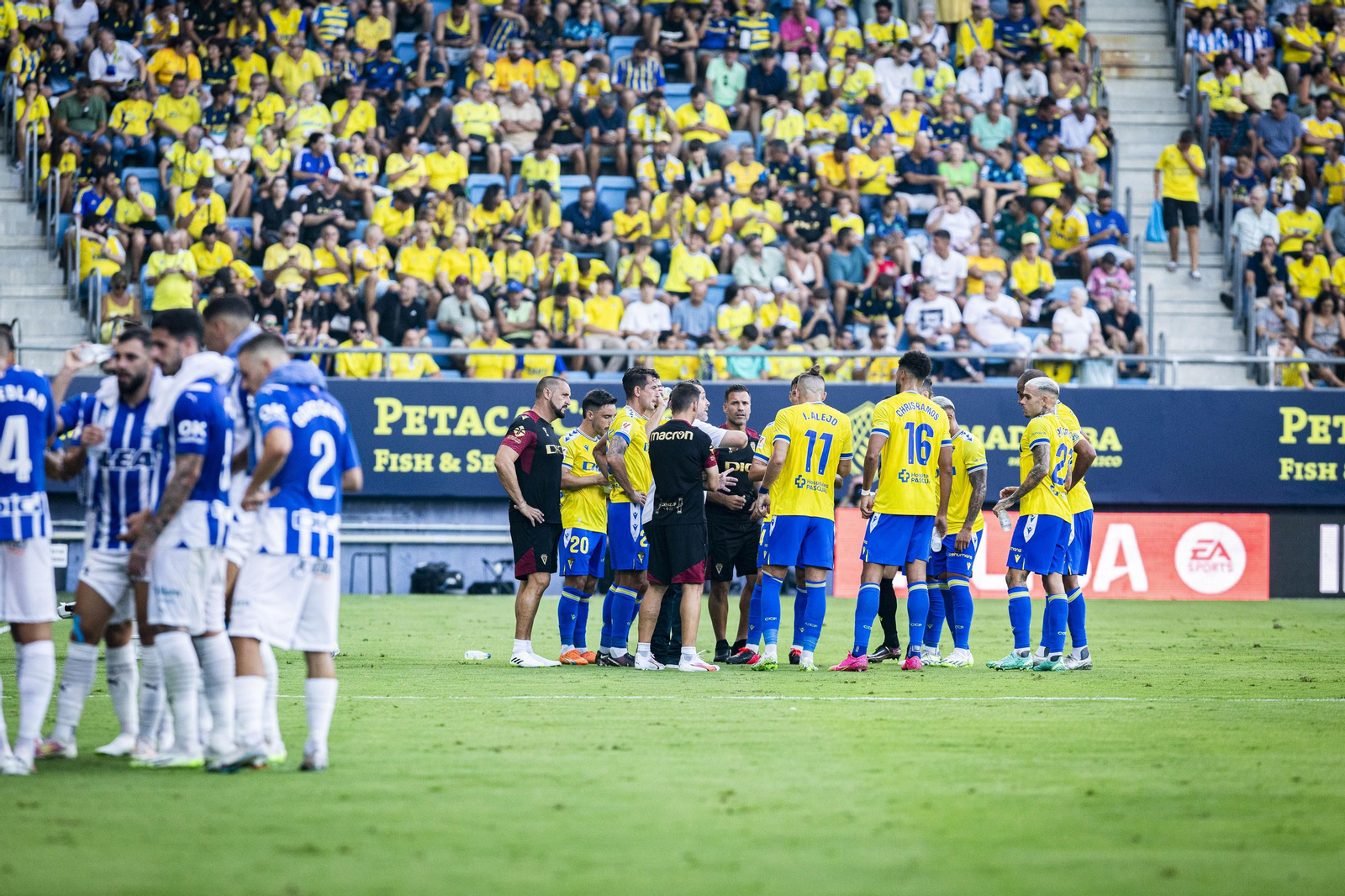 Imágenes del partido Cádiz-Alavés