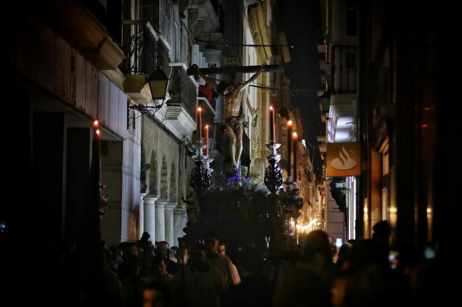 Las imágenes de la cofradía de Buena Muerte en la Semana Santa de Cádiz 2022