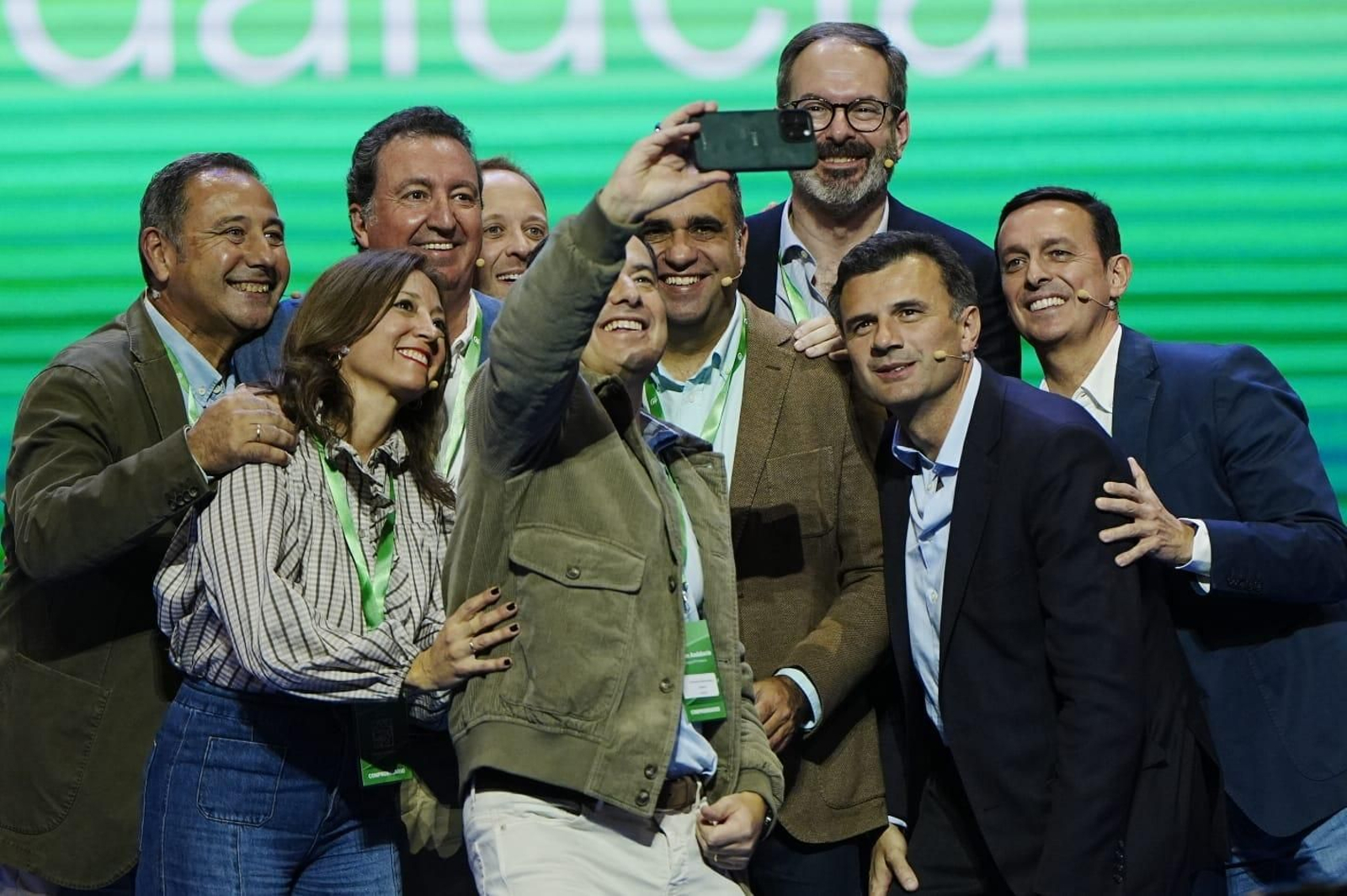 Los presidentes provinciales del PP con Juanma Moreno.