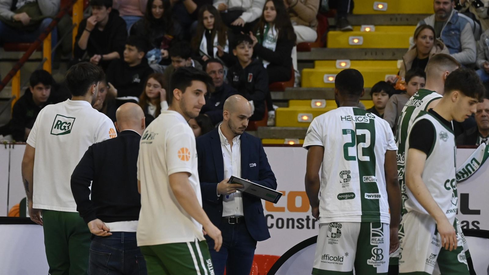 Nacho Pastor, durante un tiempo muerto el pasado domingo.