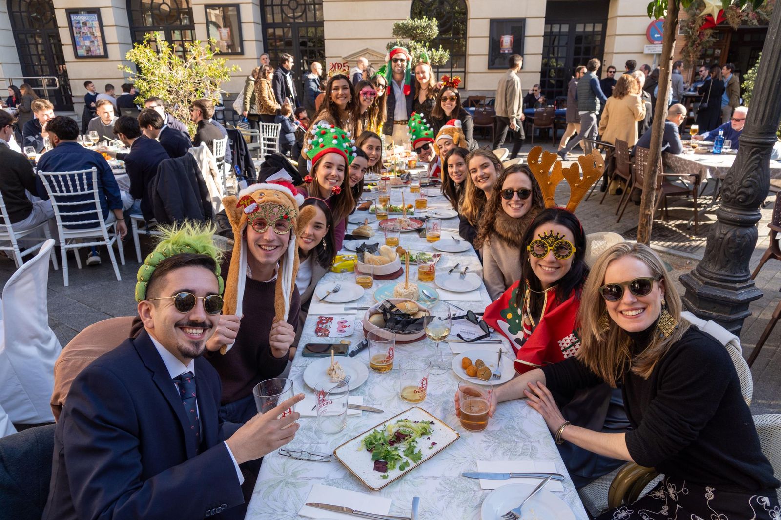 Imágenes de la fiesta del 31 de diciembre en las calles de Huelva