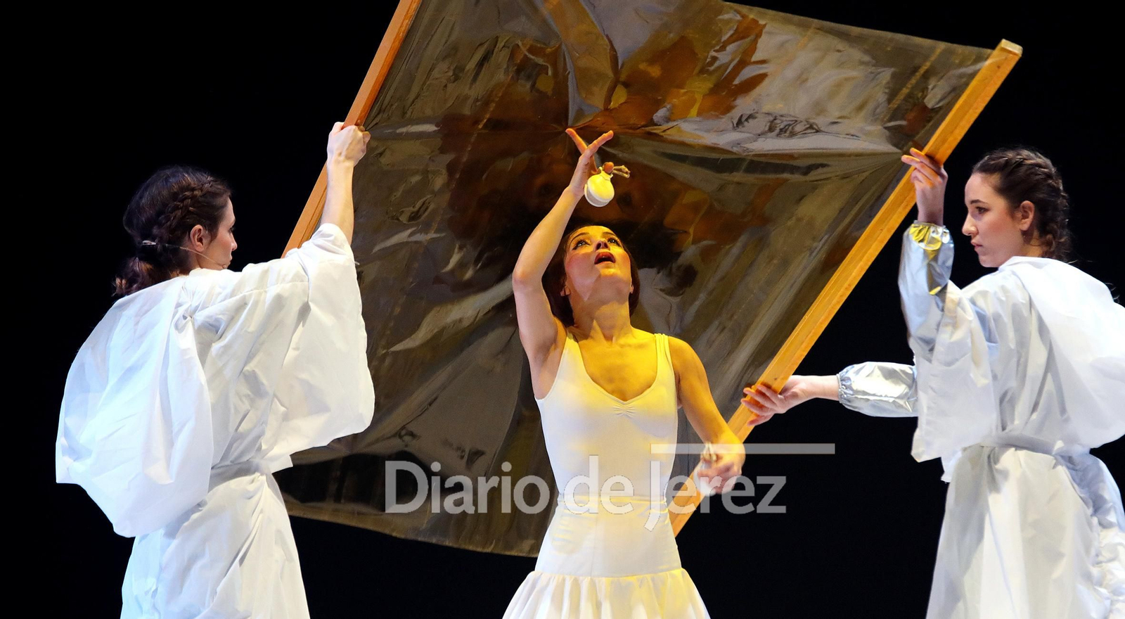 Imágenes del espectáculo 'Un cuerpo infinito' de Olga Pericet