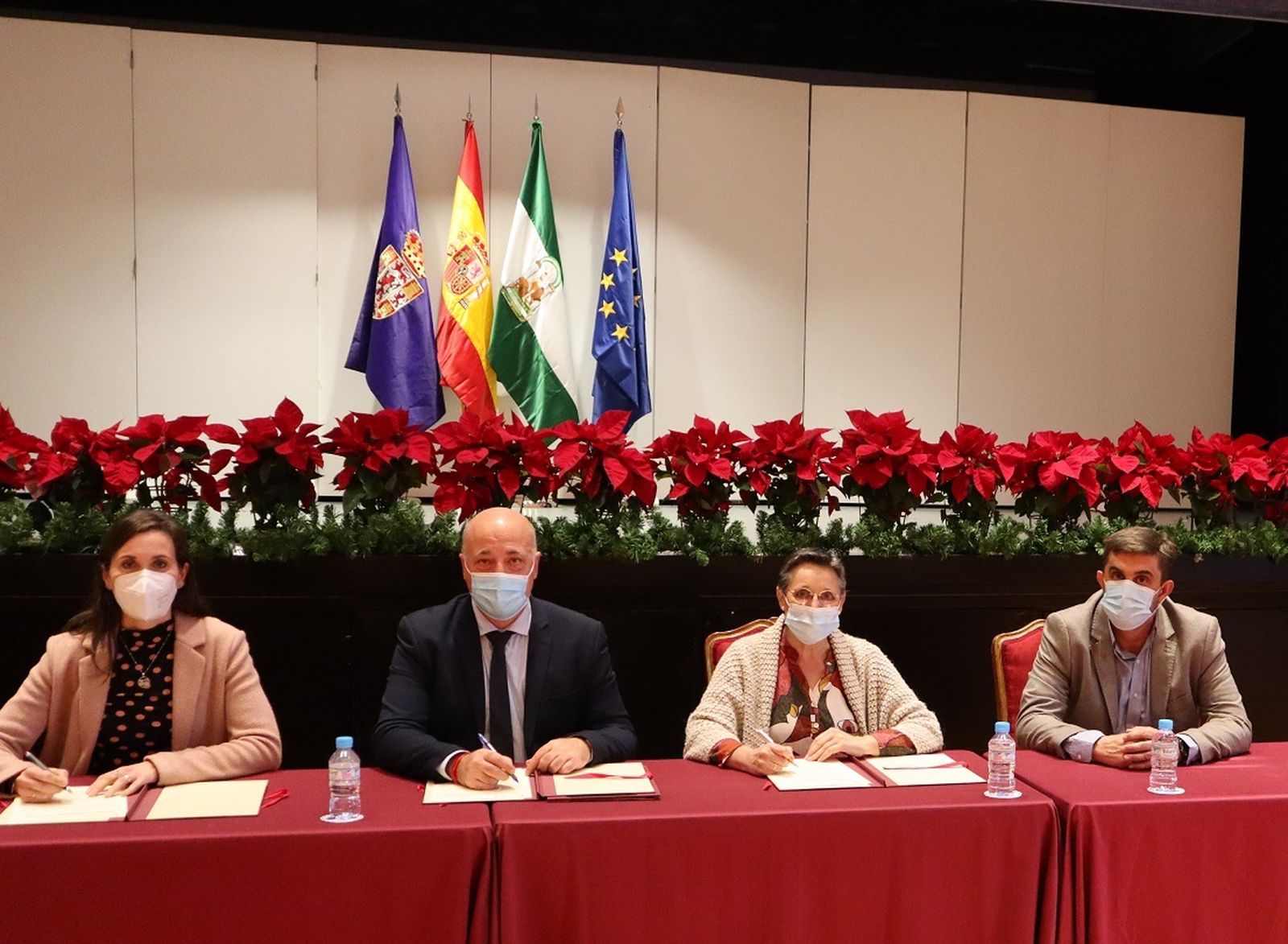 Firma de los convenios de la Diputación con los ayuntamientos de Aguilar y Monturque.