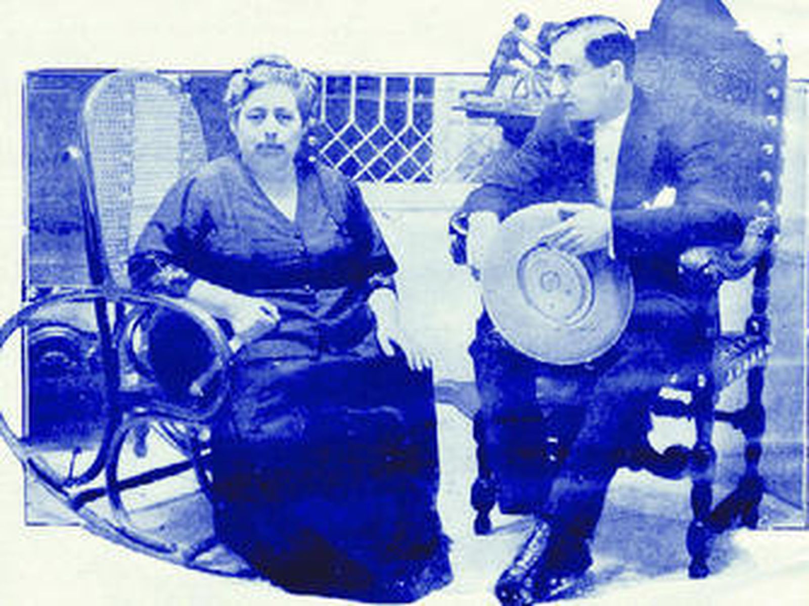 1909 Estancia en Cádiz de Gabriela Ortega y sus hijos Rafael, Joselito, Gabriela y Trini