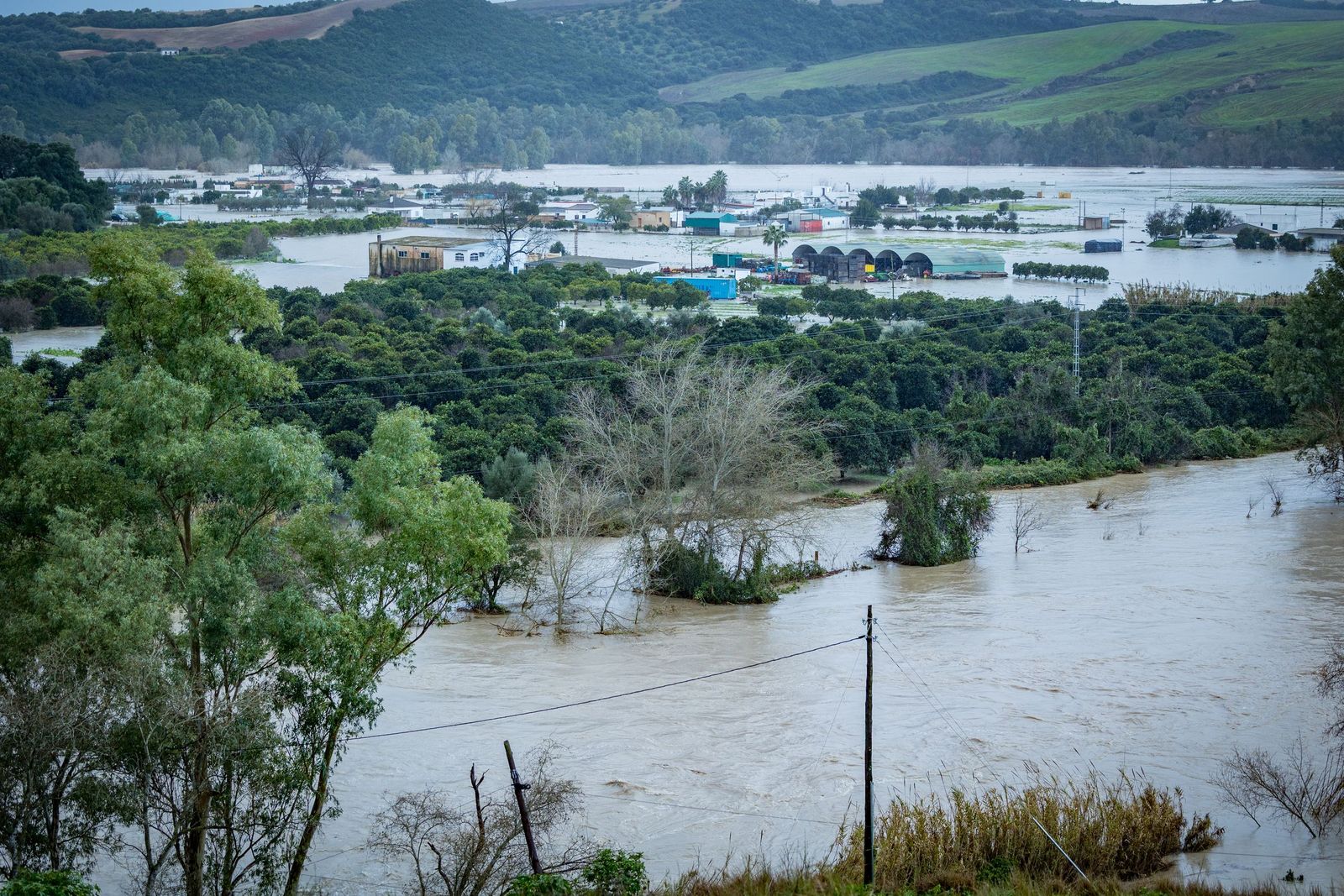 Las imágenes de las inundaciones en Arcos: la espectacular crecida del río Guadalete por la apertura de las presas