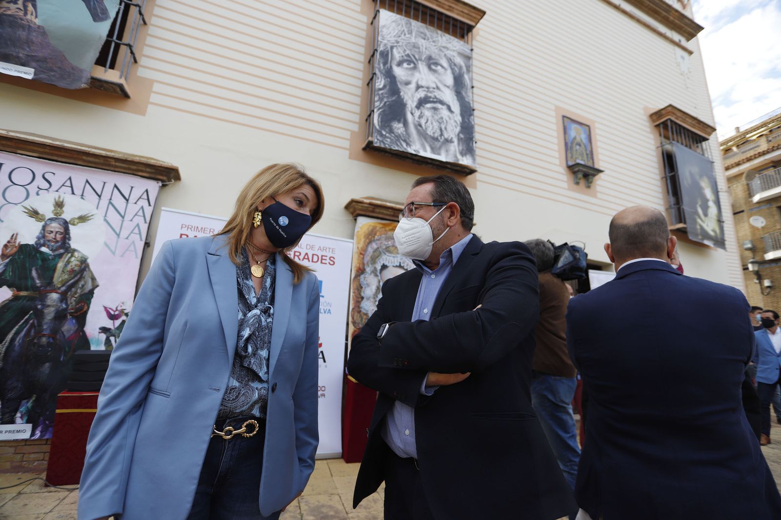 Entrega de los premios del certamen de arte 'Balcones Cofrades' y el concurso escolar de pasos y carteles de Semana Santa 'Ciudad de Huelva'
