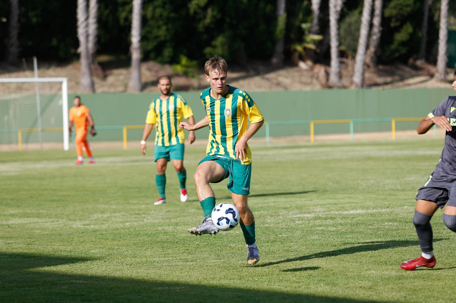 Las fotos del triangular en el estadio Carlos Piña de Los Barrios con el Algeciras CF y el Ceuta B