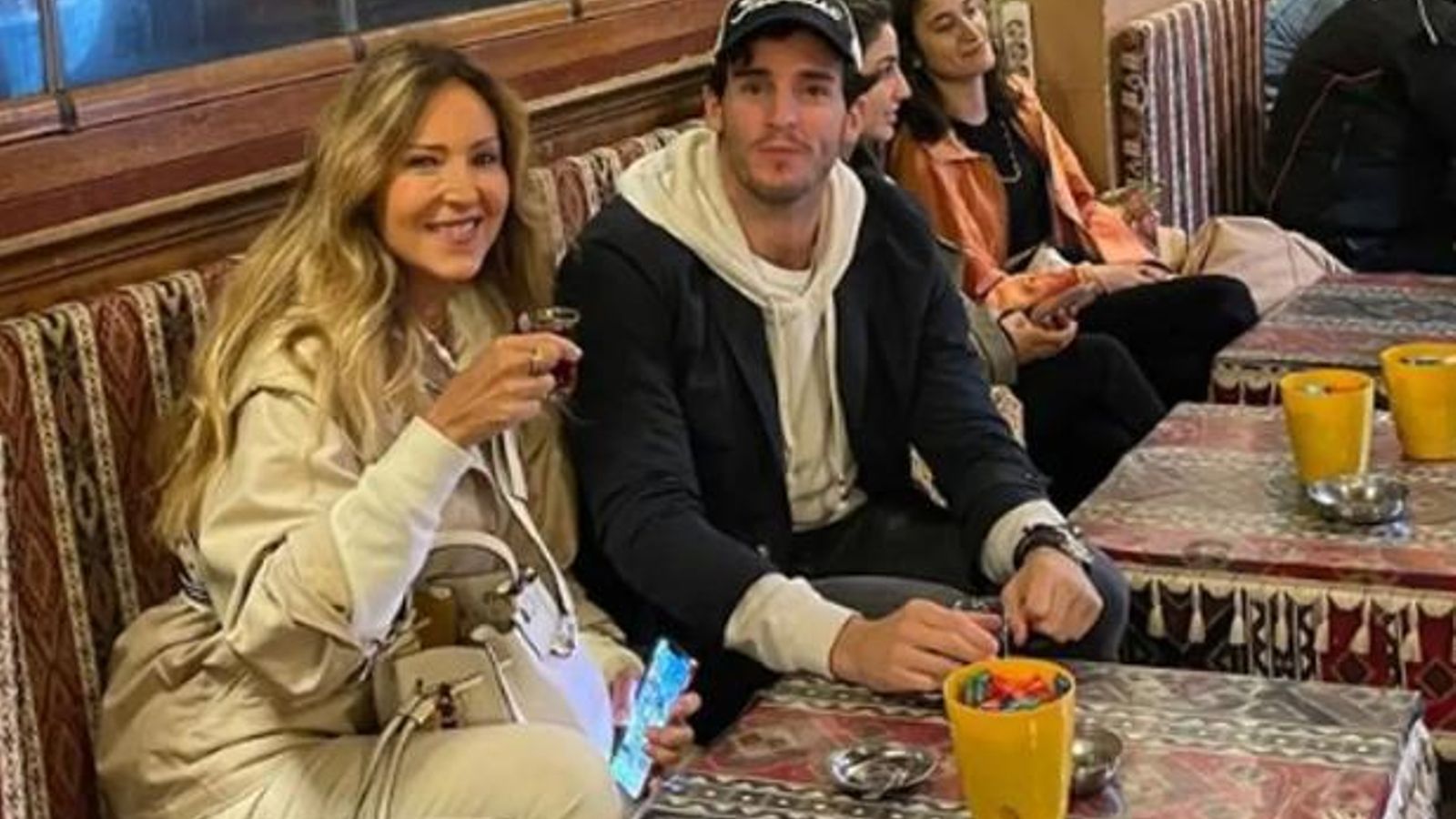 Íñigo Onieva y su madre disfrutando de la cultura turca