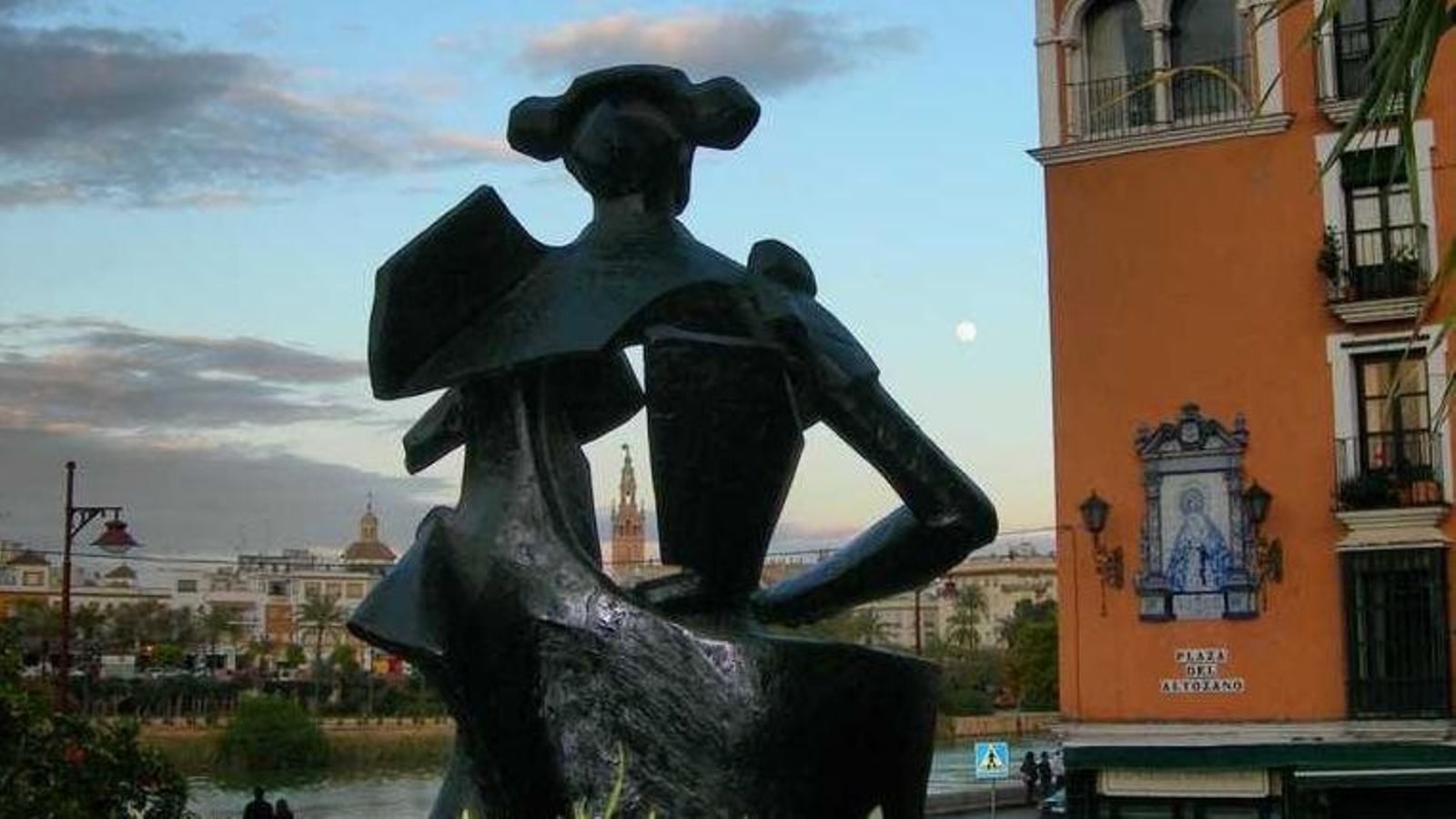 Escultura a Juan Belmonte