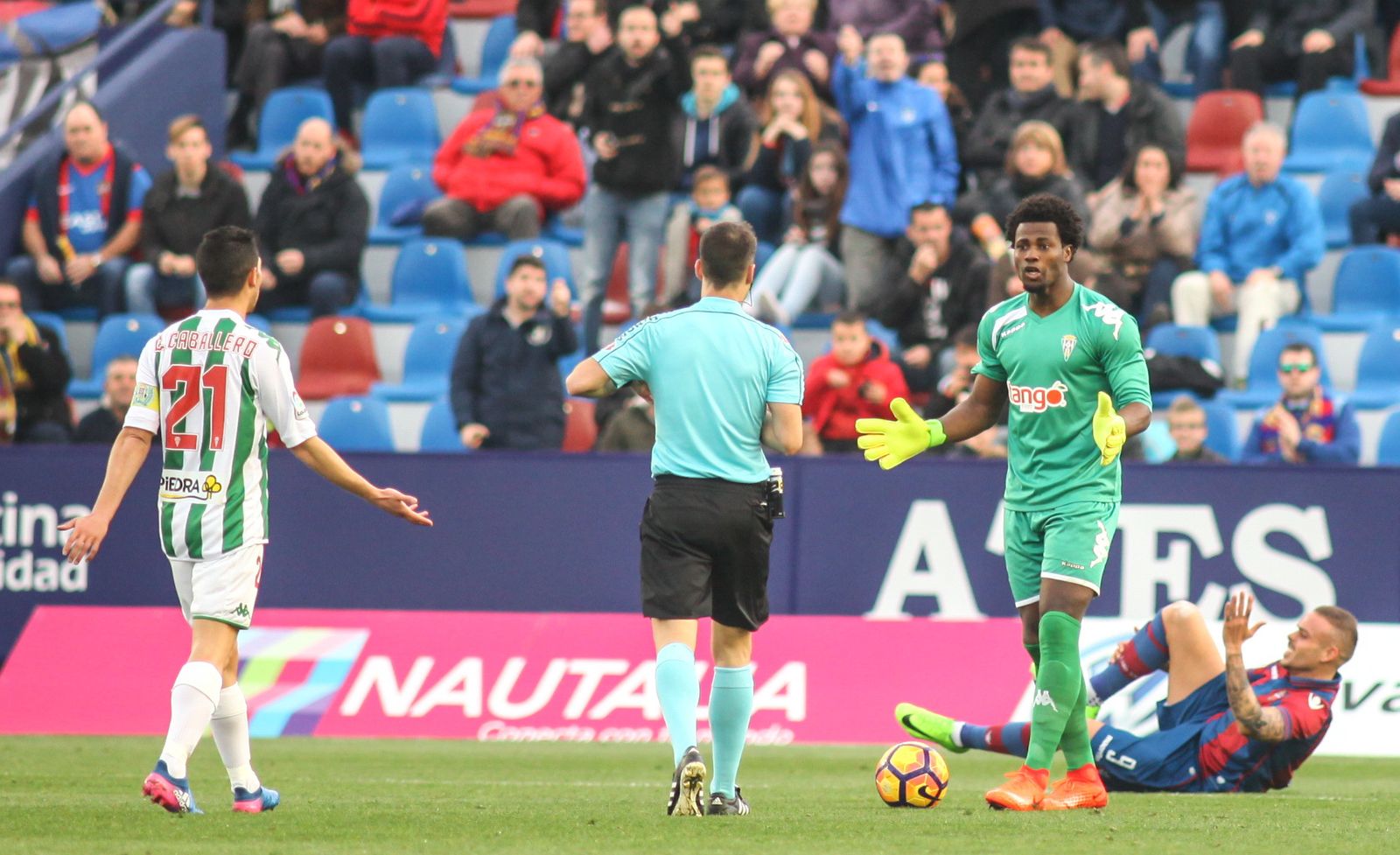 Las imágenes del Levante-Córdoba