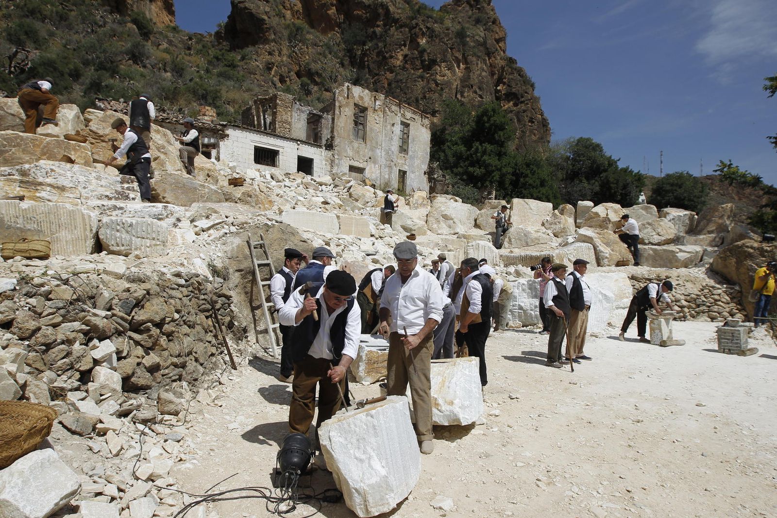 El primer acto narró la vida de los canteros en la sierra.