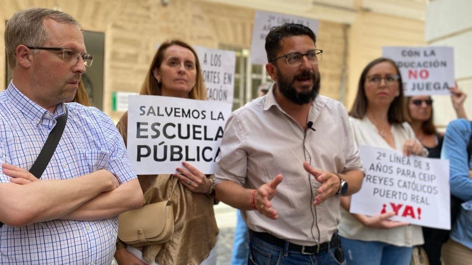 Representantes de IU apoyaron a las familias