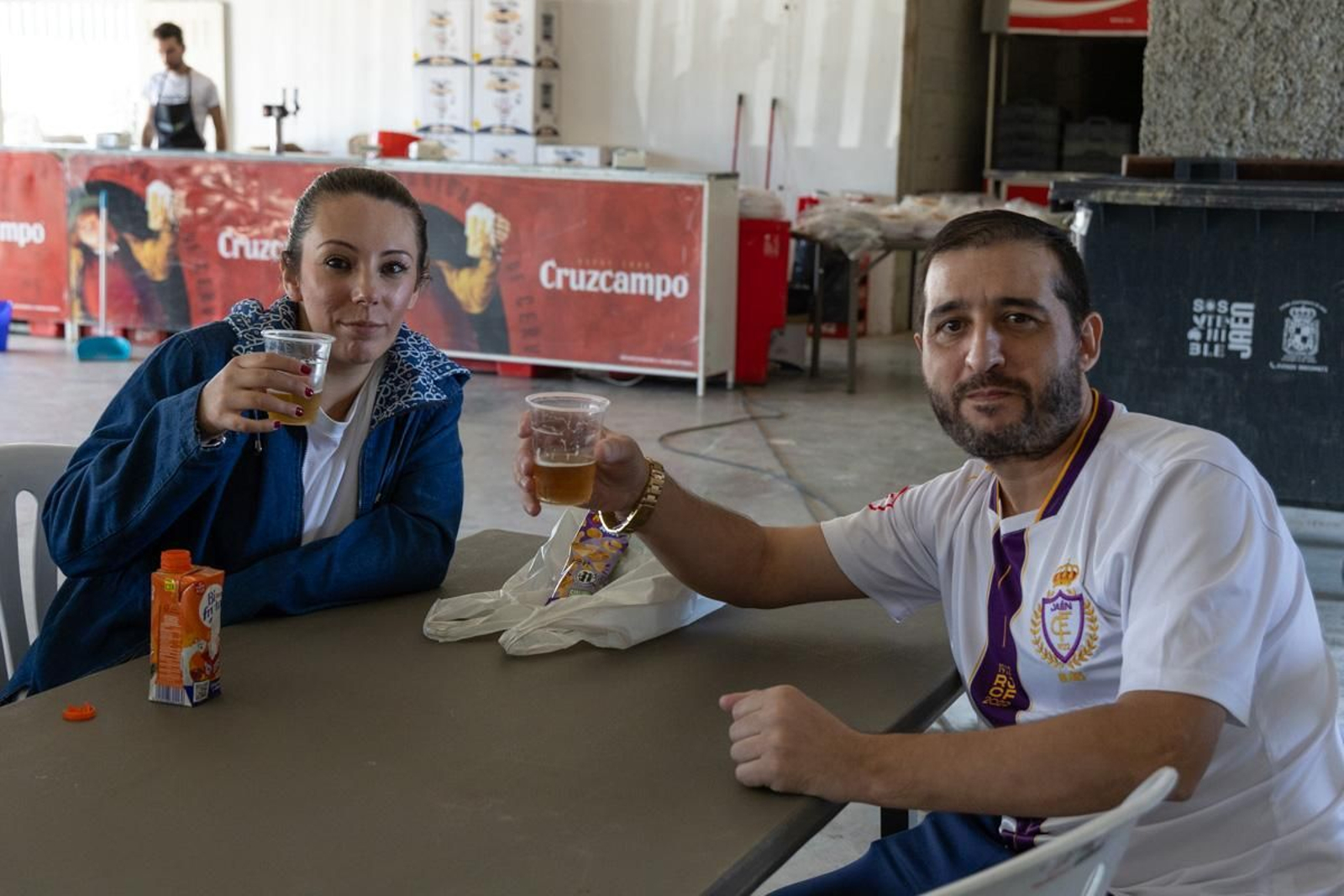 La afición del Real Jaén se vuelca con la paella solidaria por los afectados de la DANA, en imágenes