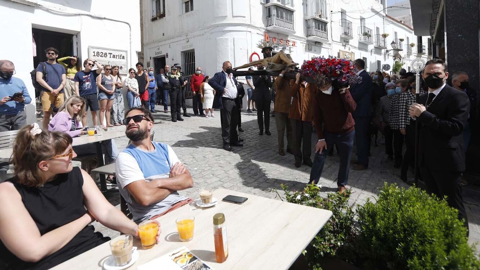 Las imágenes del Viernes Santo en Tarifa: Siete Palabras