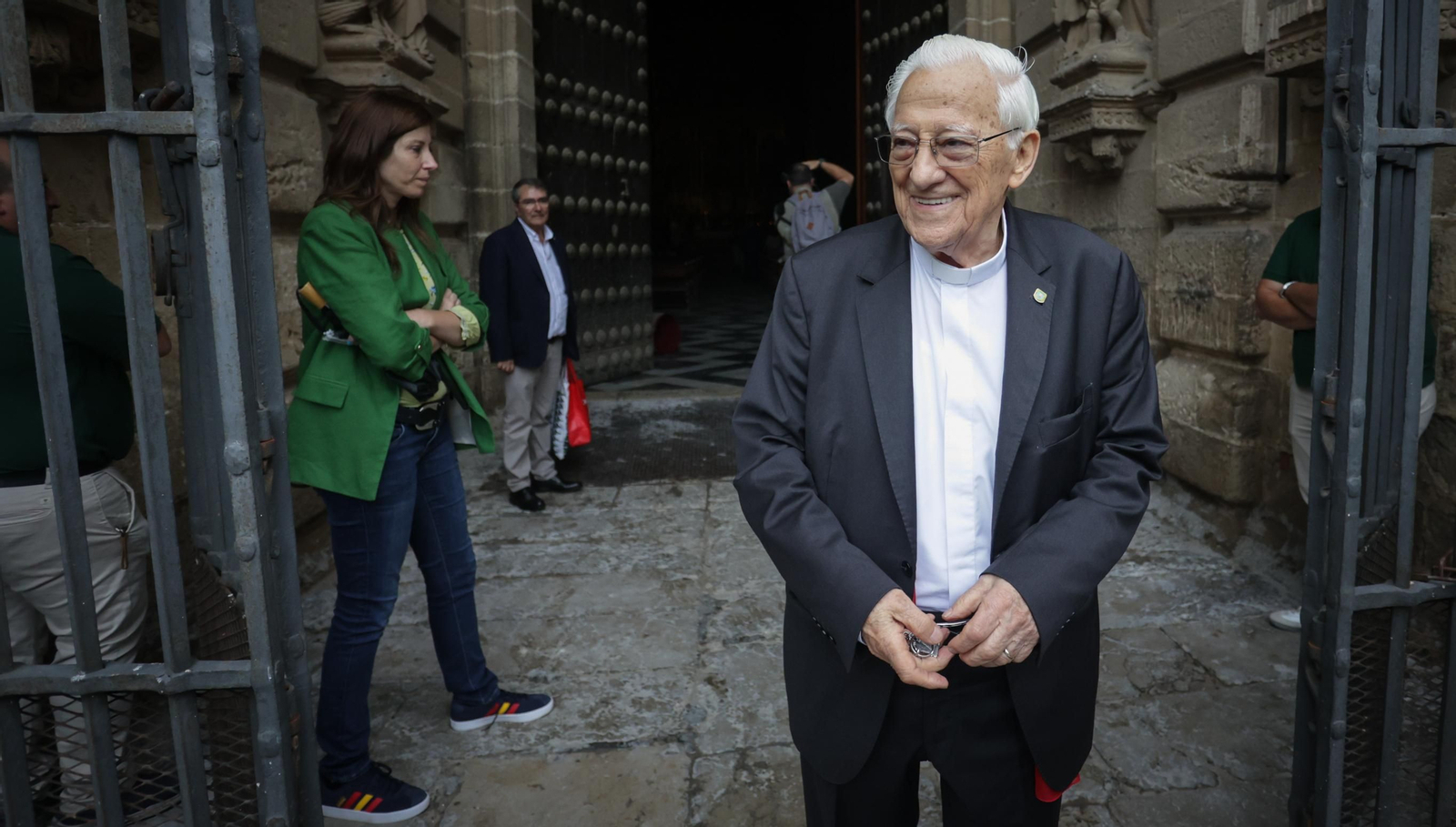 Imágenes de los asistentes a la comunión de la nieta del empresario José Luis López en Jerez