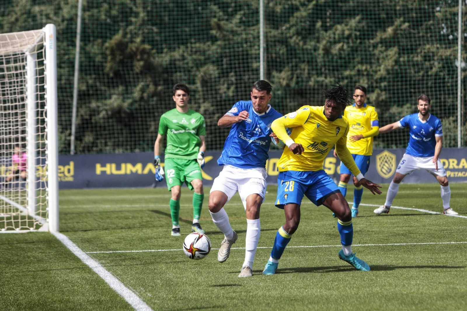 Tensión en el derbi entre Cádiz B y Xerez DFC