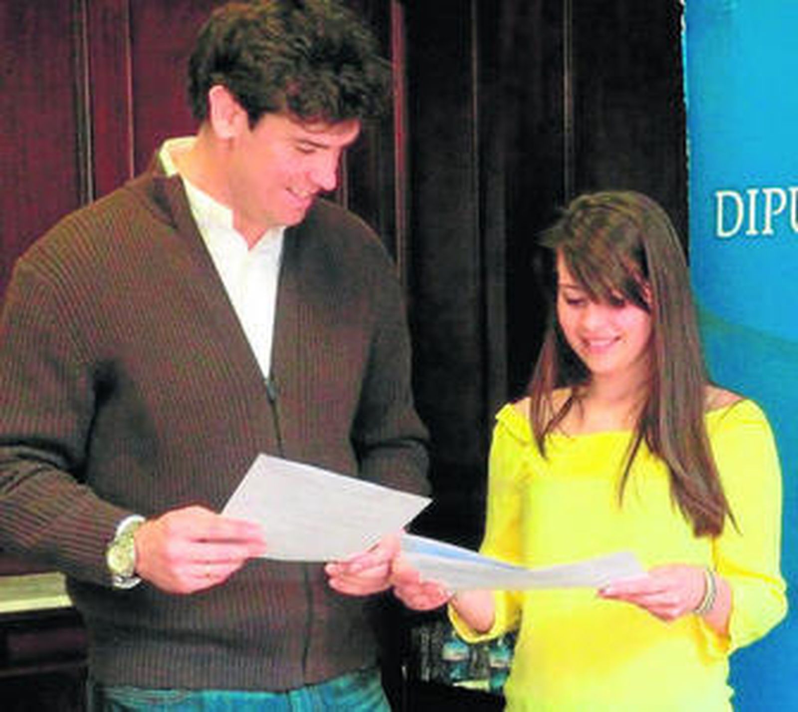 Juanjo Salvador y Ángeles Martínez, ayer en Diputación.