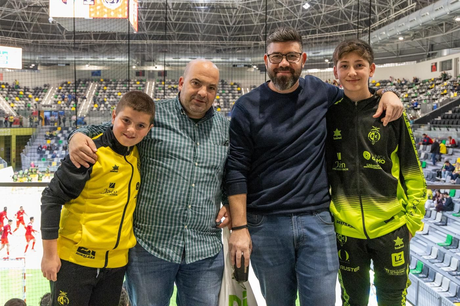 En imágenes: la afición y mejores jugadas del Jaén FS - Jimbee Cartagena