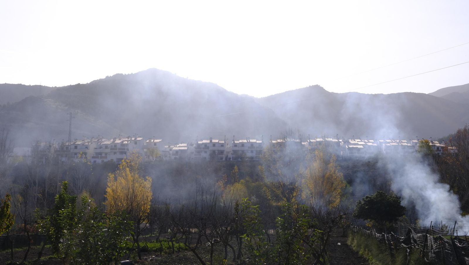 Limpieza y senderismo por la Alpujarra, en imágenes