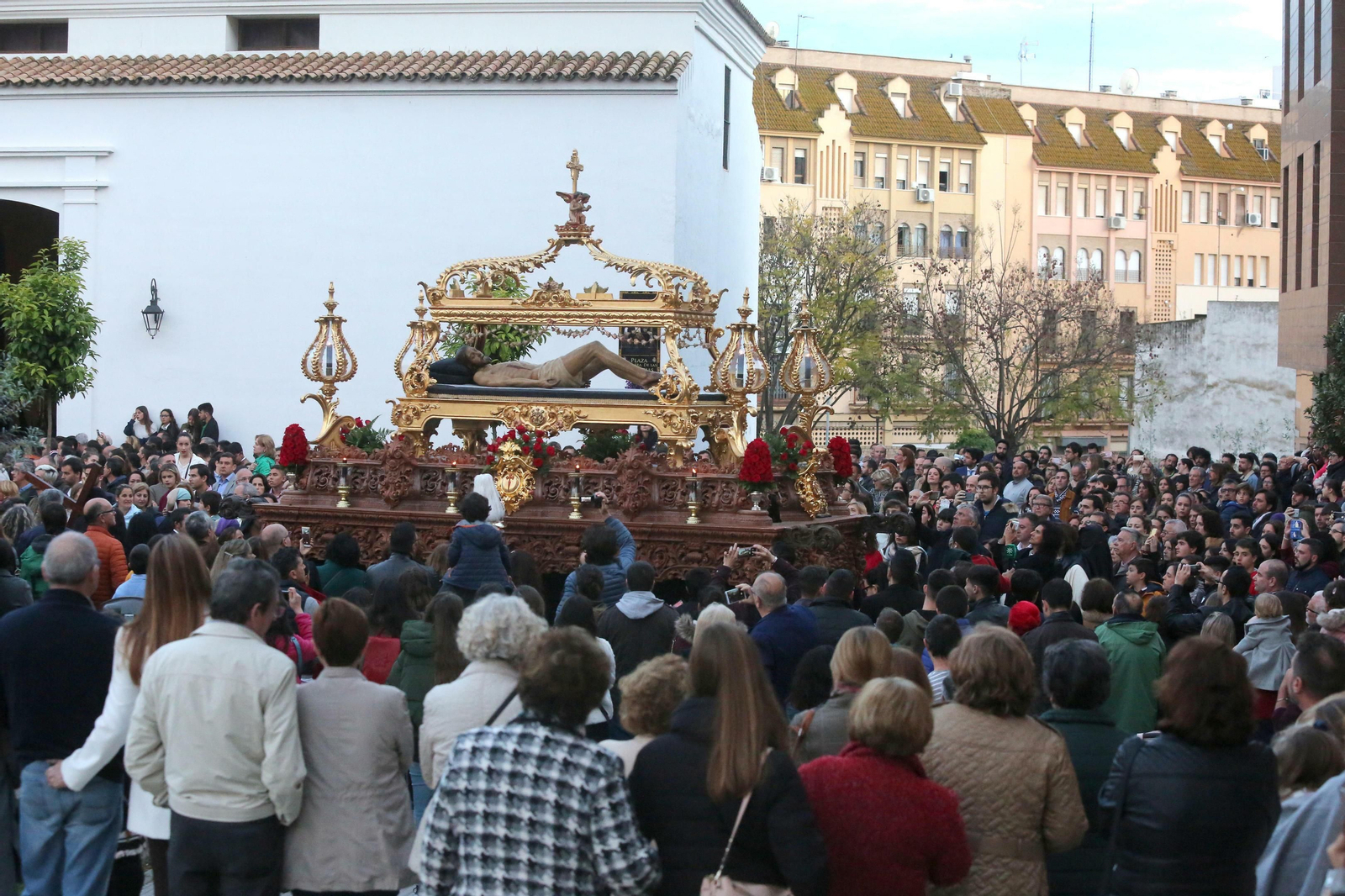 La urna del Señor Yacente no deja indiferente a nadie.