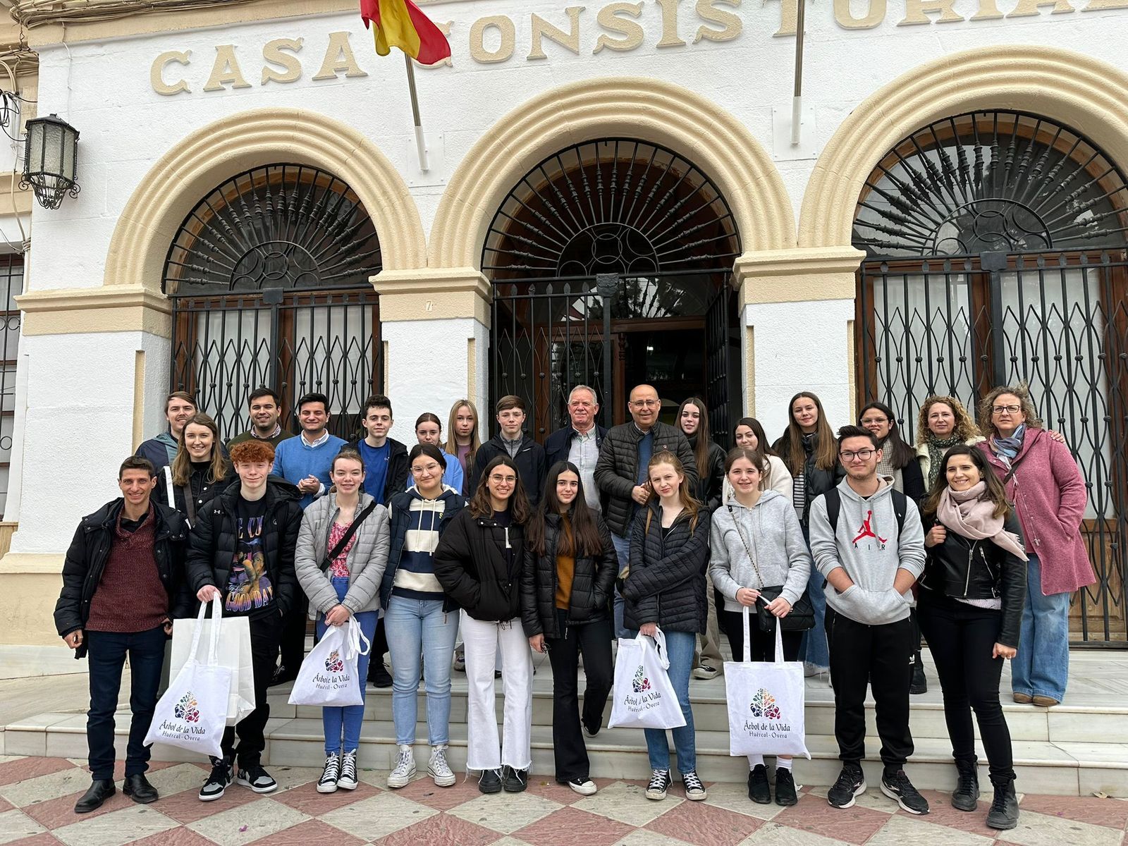 El IES Cura Valera y el Maricourt High School prolongan su intercambio