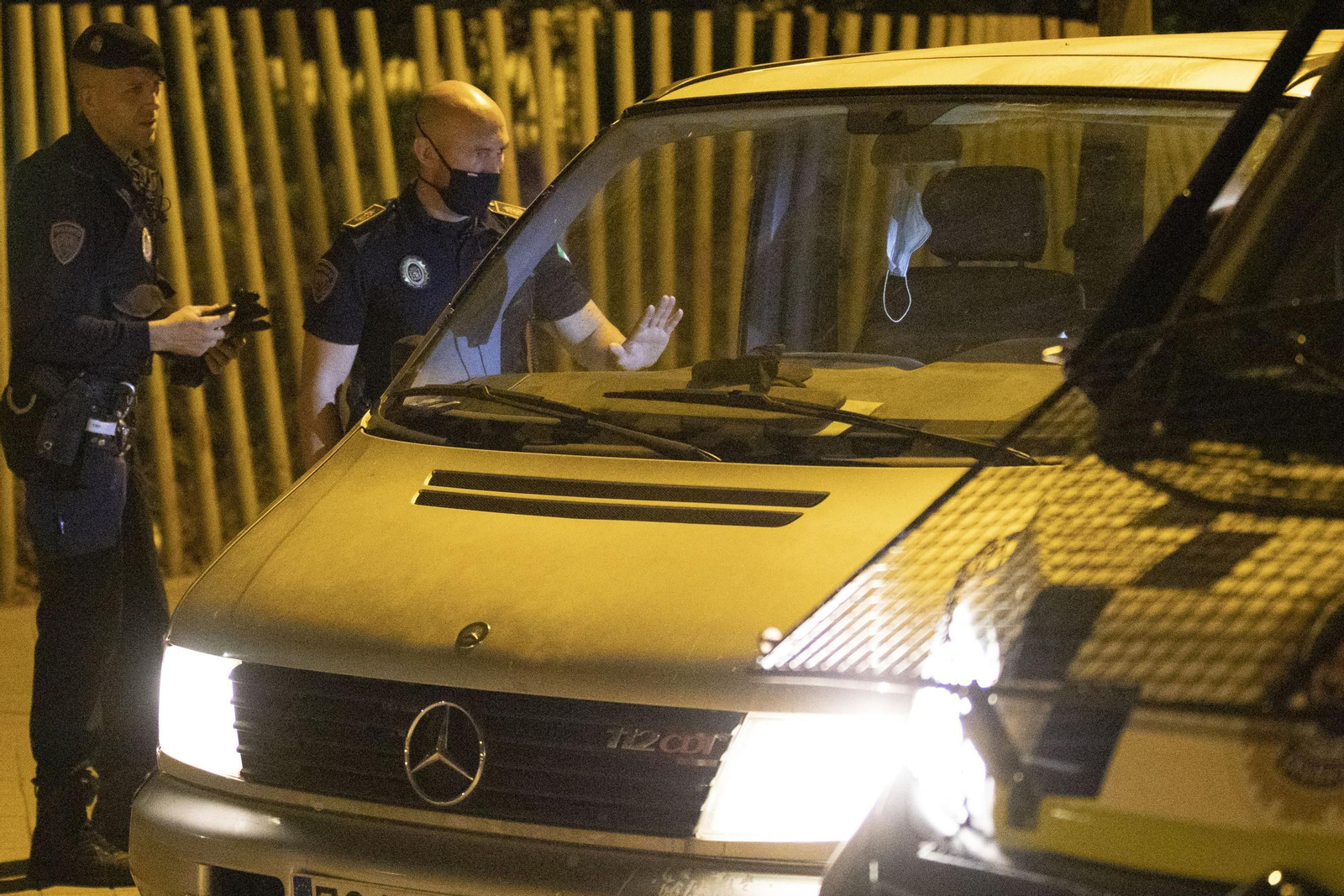 La fiebre del sábado noche en Granada se salda con 90 denuncias de la Policía