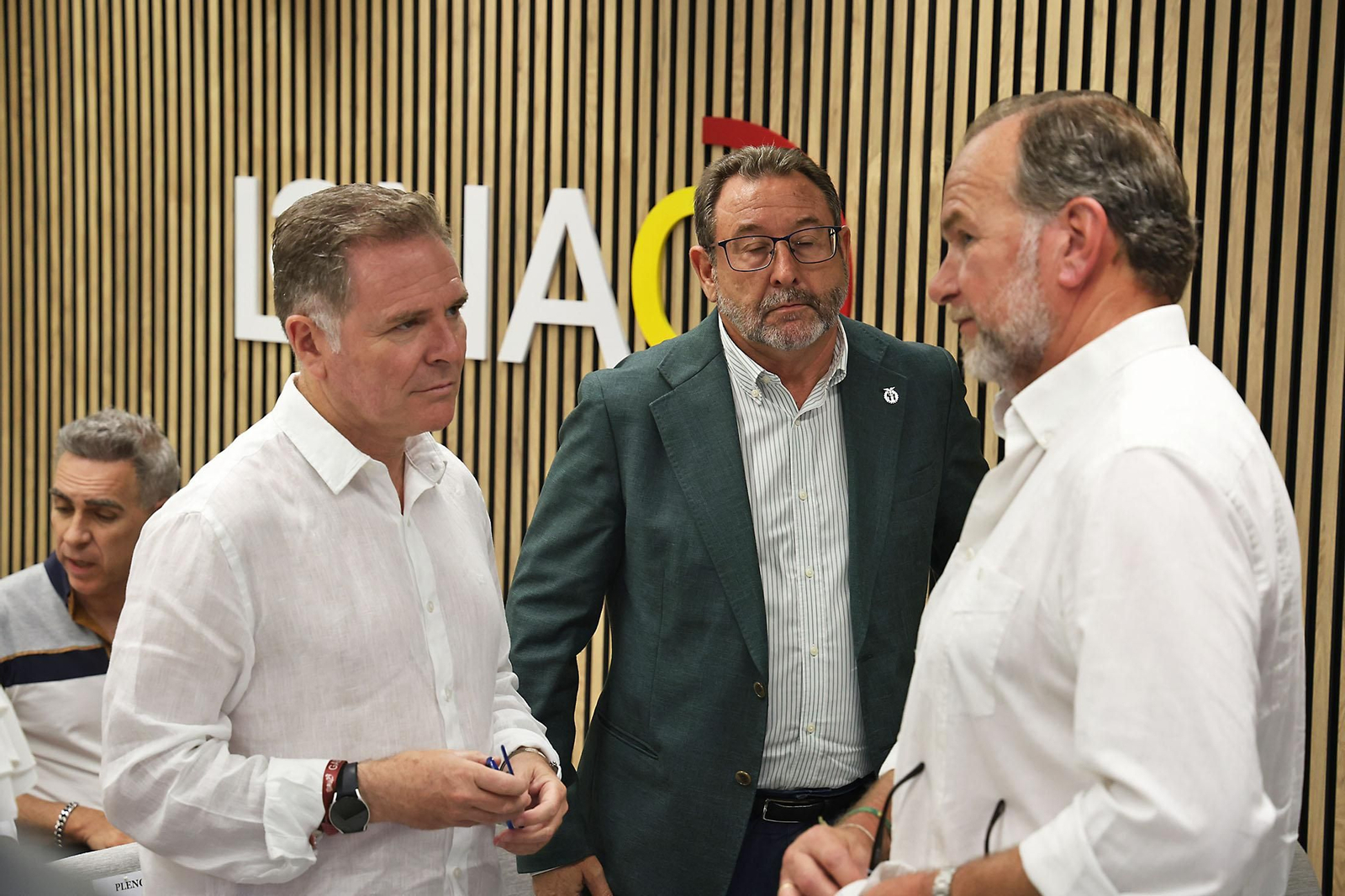 Imágenes de los encuentros del Club Cámara con Jesús Aguirre, presidente del Parlamento andaluz como protagonista