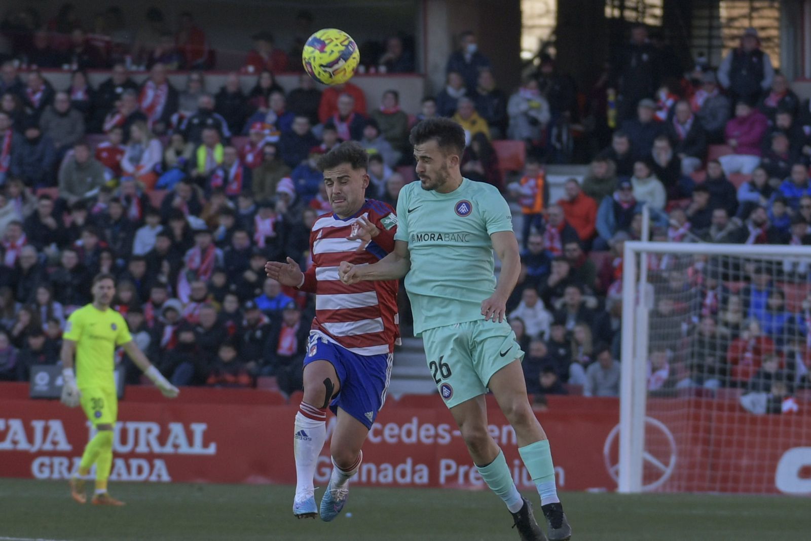 Una acción del partido entre Granada CF y Andorra
