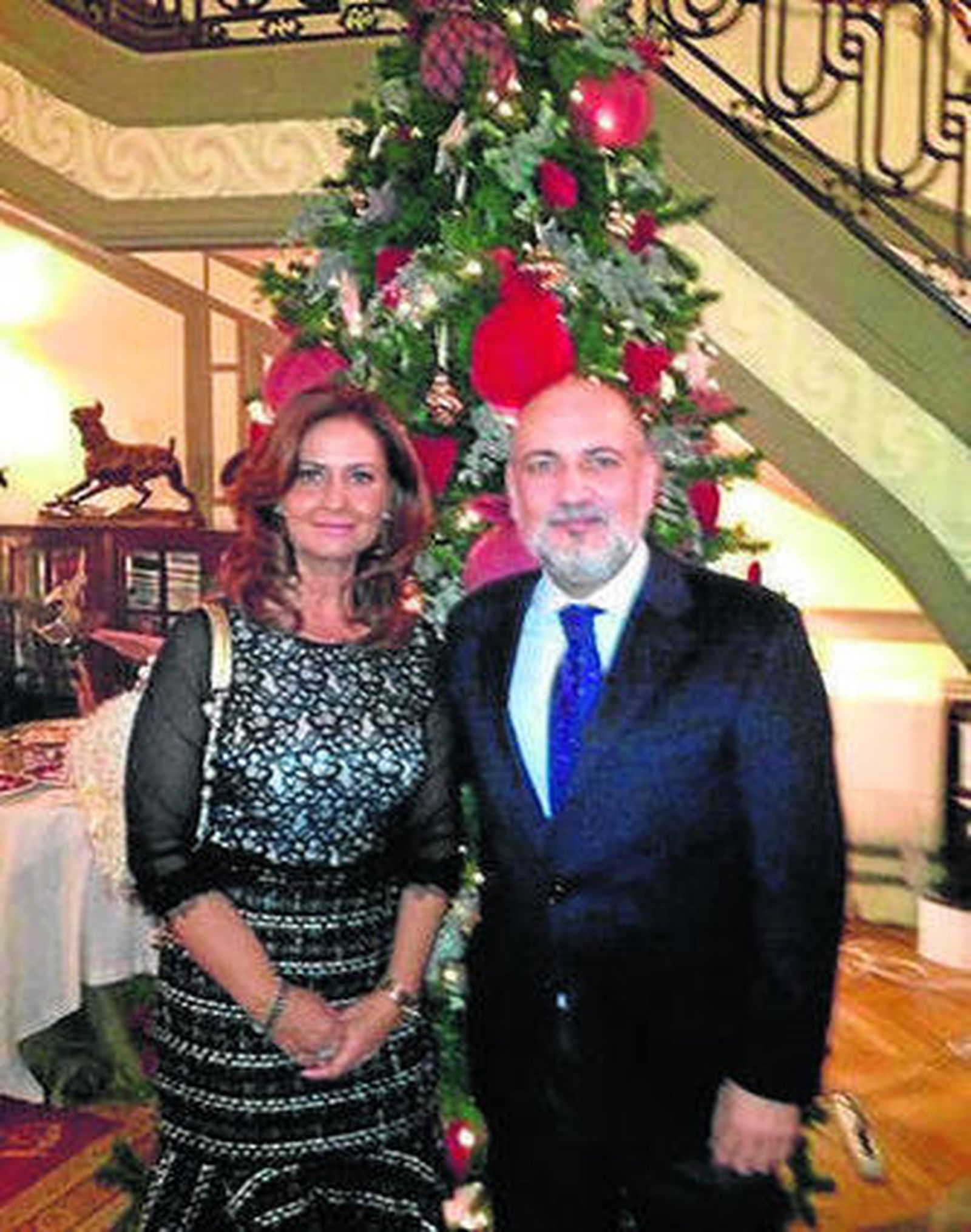 Orellana junto con Francisco Pérez de los Cobos, presidente del Consitucional, y durante el discurso de ingreso.