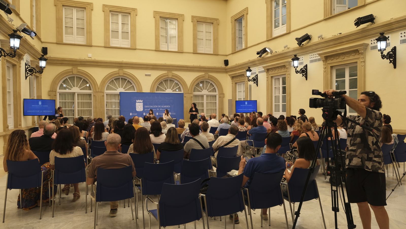 Entrega de ayudas a colectivos sociales en la Diputación de Almería