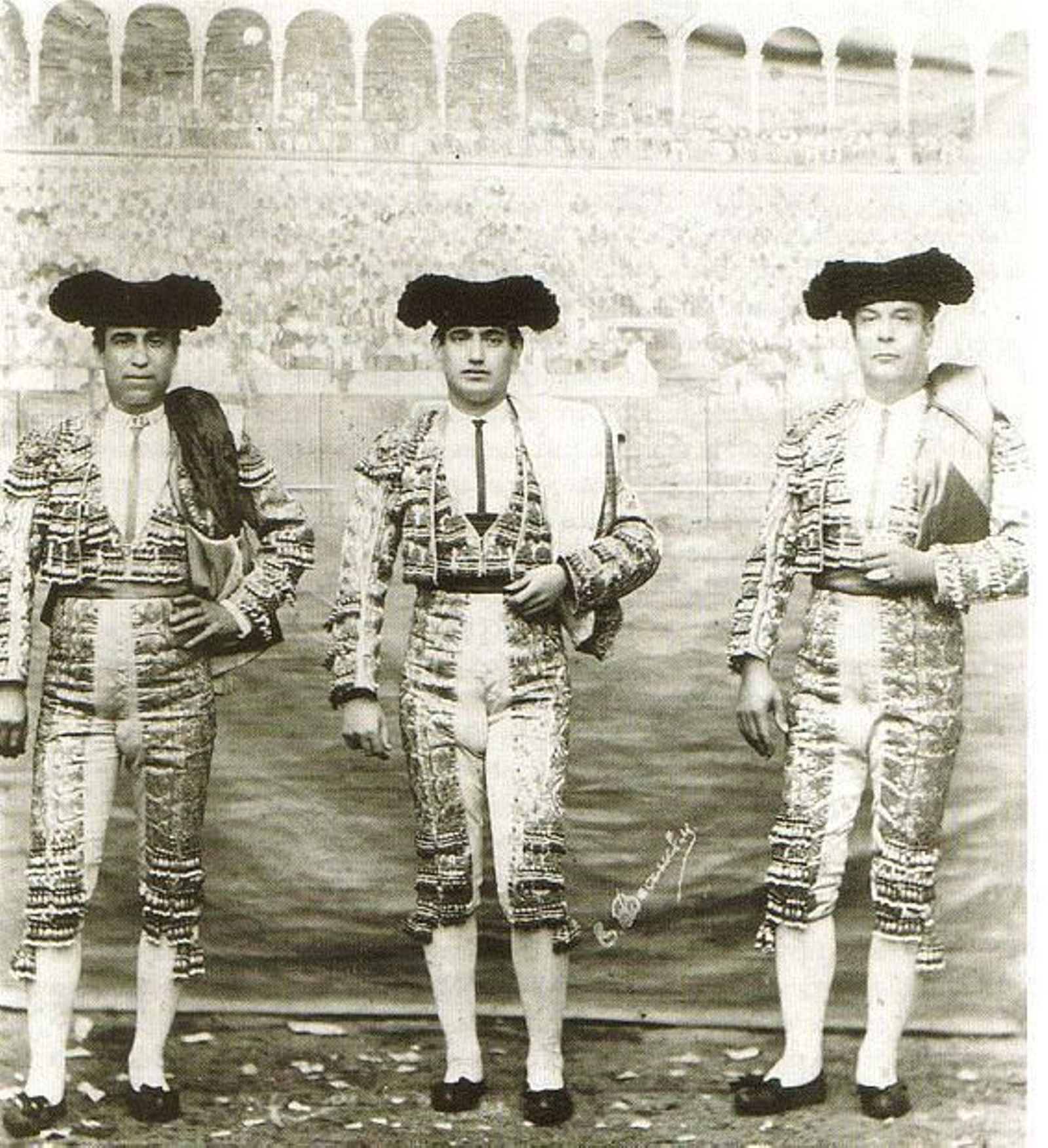 Currito, hijo de Cúchares, fotografiado junto a Fernando El Gallo y Espartero.