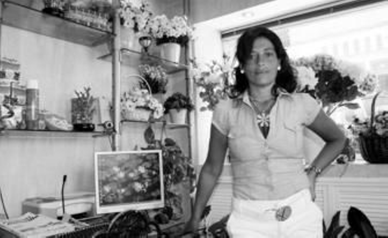 Susana Jiménez, en su floristería situada en la plaza de Madre de Dios.