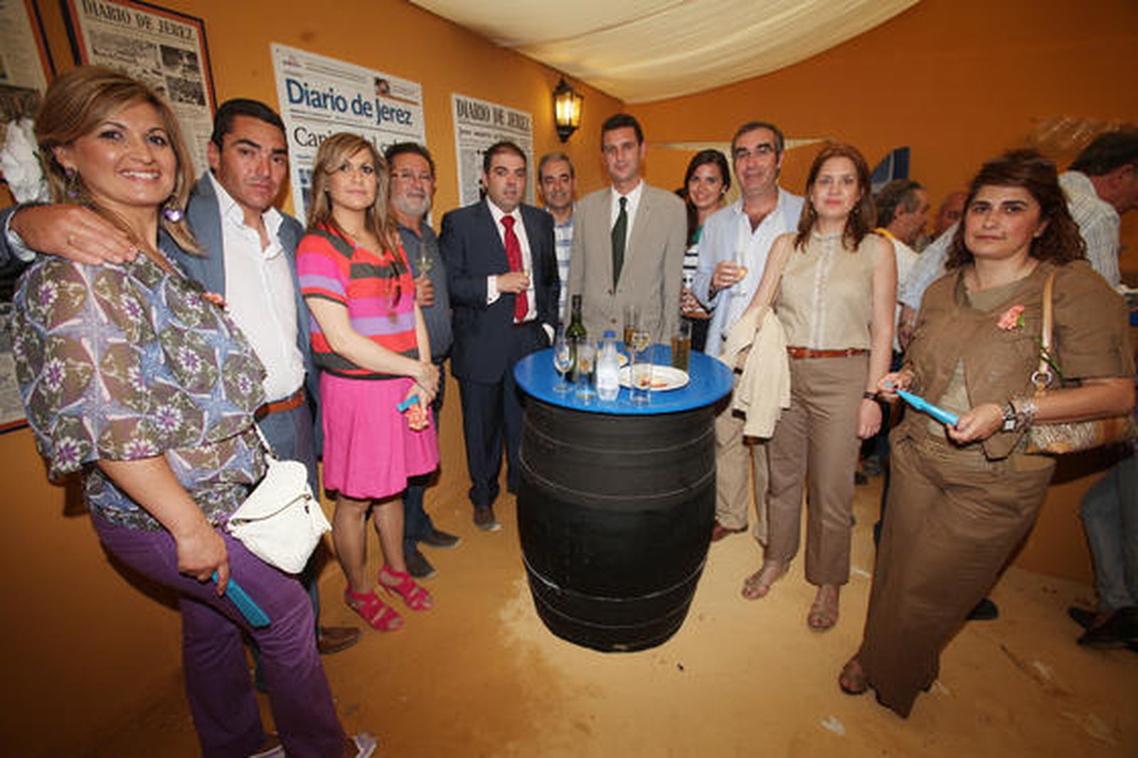 Lorenzo Amor, presidente de la Federación Nacional de Trabajadores Autónomos, junto a Manuel García, de Asunico; Miguel Berraquero, gerente del Diario y otros miembros de ATA

Foto: Vanesa Lobo