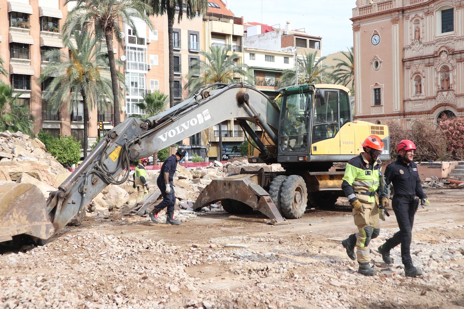 Simulacro de rescate de la Unidad Canina, en la Plaza de la Merced