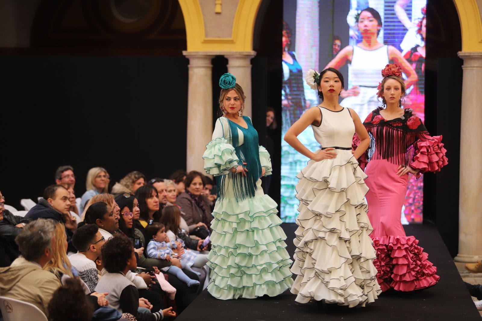 Imágenes del desfile de moda flamenca de los mas pequeños