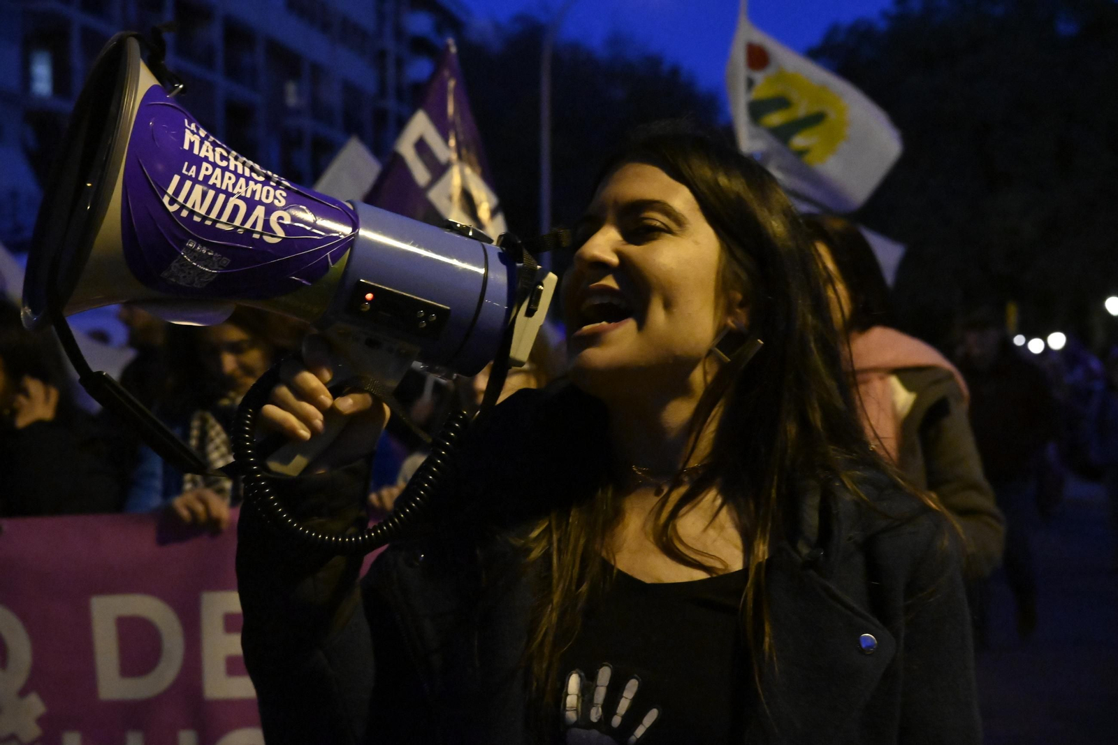 Imágenes de la manifestación con motivo del 25N en Huelva