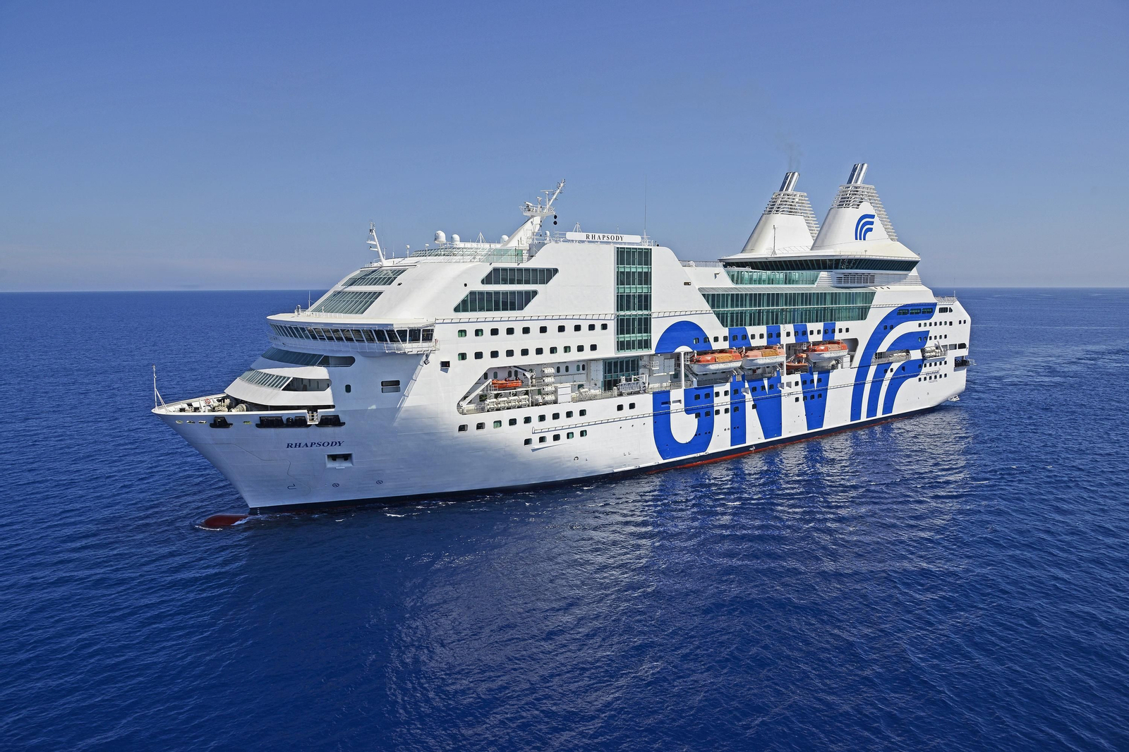 El 'Rhapsody', que llega hoy a Málaga para realizar dos viajes de estudios.