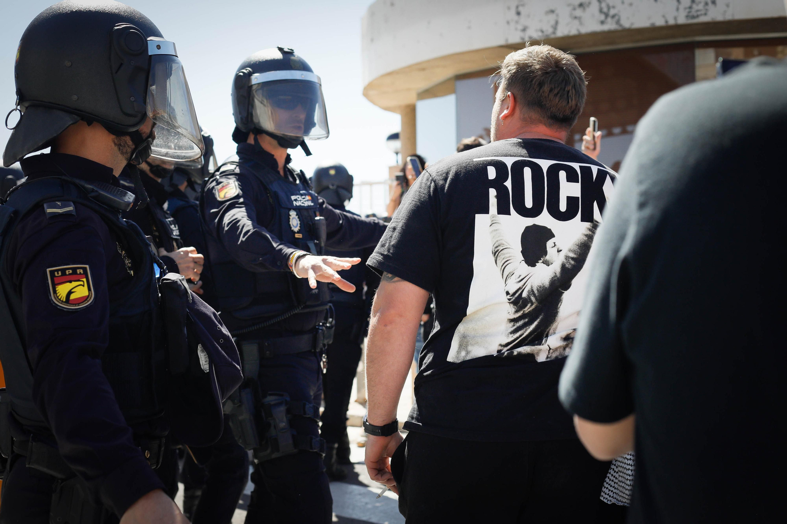 Los agricultores colapsan el puerto de Almería