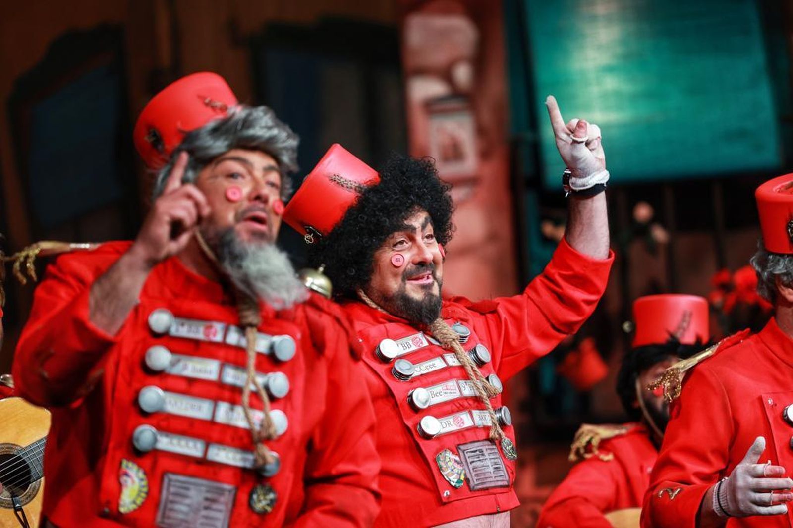 Chirigota 'Hotel y resort Cadi, aquí tiene usté su casa'