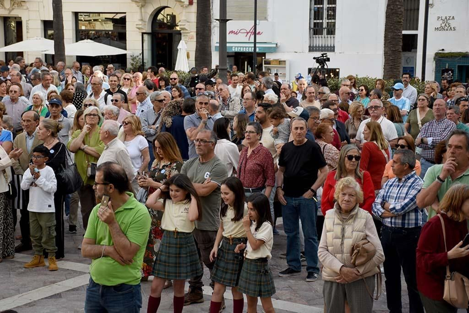 Imágenes de la concentración por las infraestructuras para Huelva