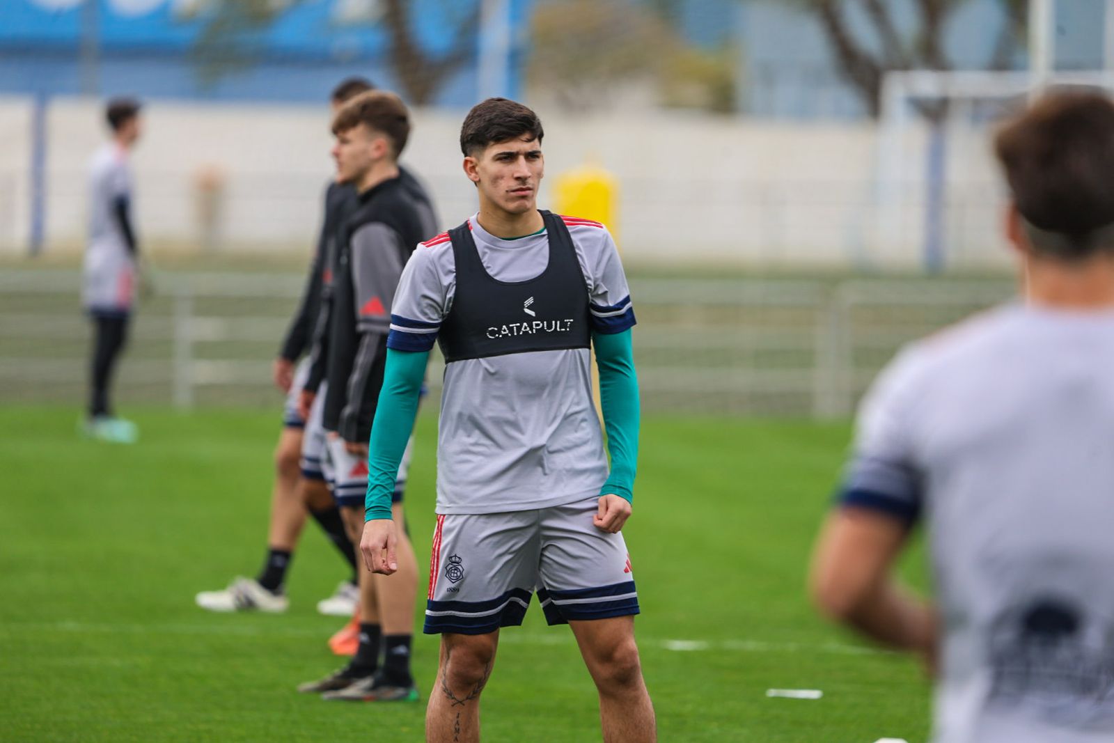 Entrenamiento del Recre con la incorporación de nuevos jugadores, en fotografías