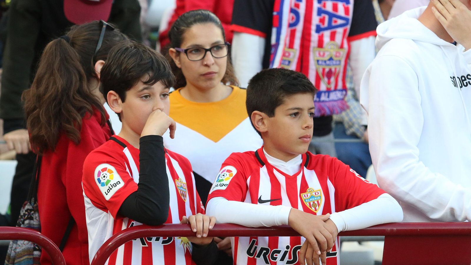 Dos pequeños aficionados indálicos