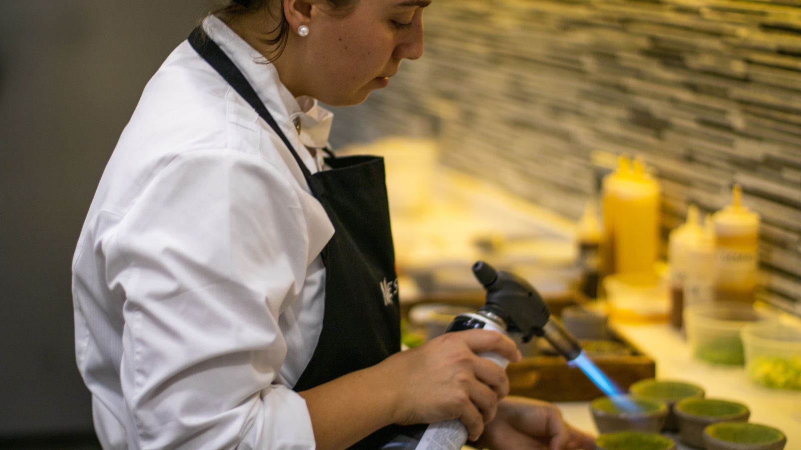 Un servicio de cocina del restaurante Messina, en Marbella.