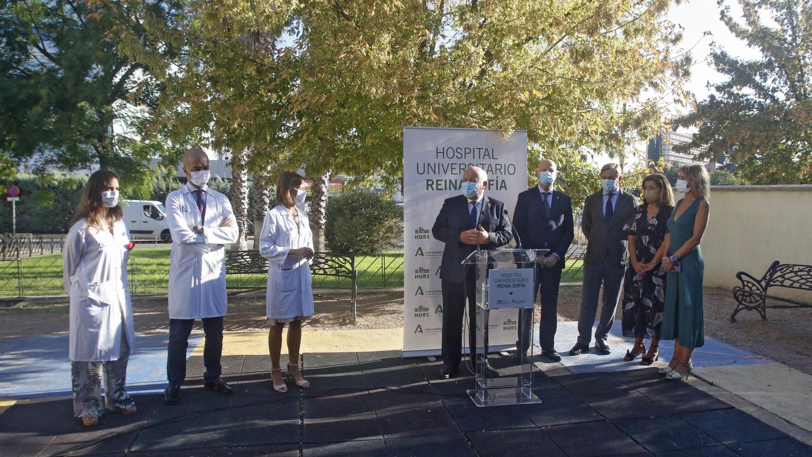Aguirre e Imbroda, en su rueda de prensa posterior a la visita al aula hospitalaria.