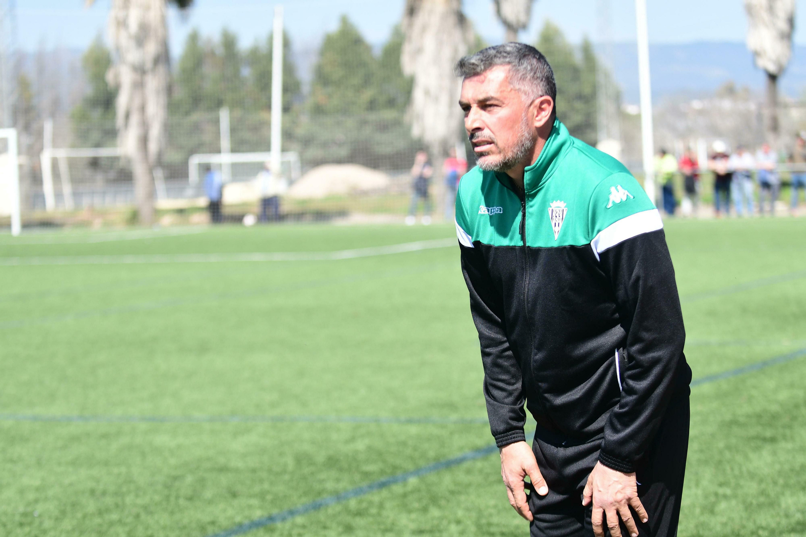 Marrero sigue desde la banda el choque con el Algeciras.