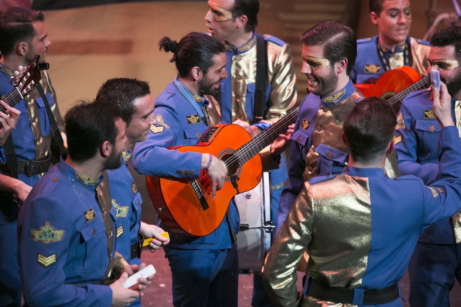 Comparsa 'El escuadrón del segundo mes', de Carmona (Sevilla)