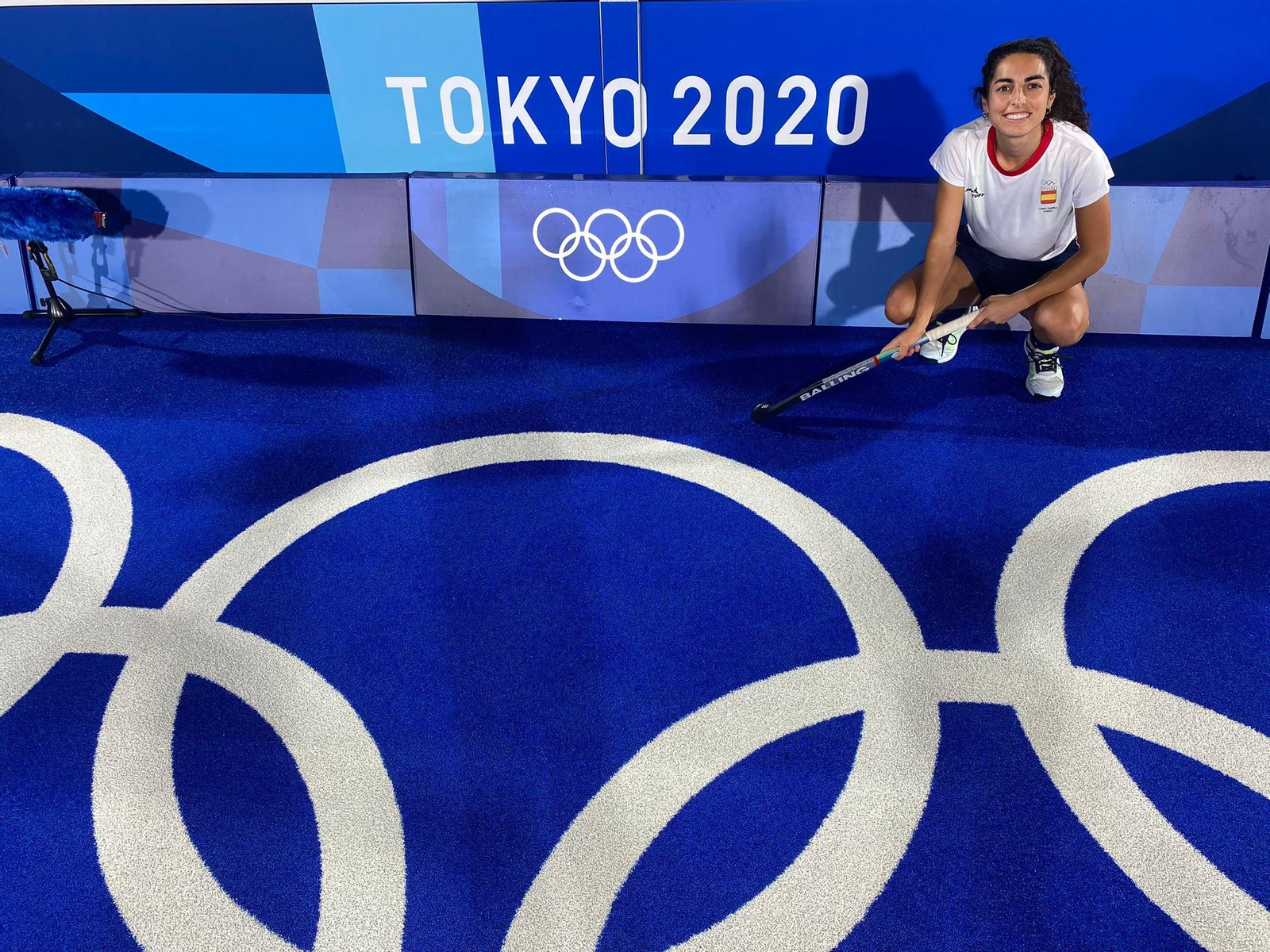 Carmen Cano, en el campo de hockey de Tokio 2020. Carmen Cano, en el campo de hockey de Tokio 2020.