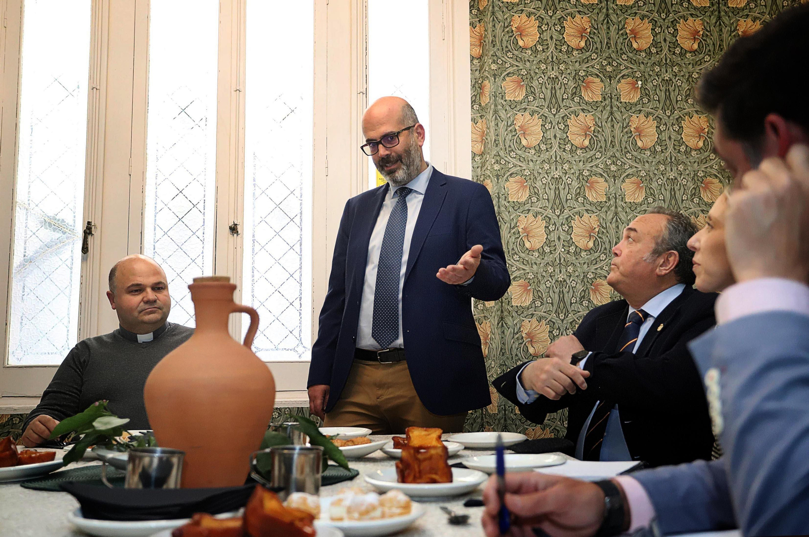 Imágenes de la tertulia cofrade "El Aguaó" de Huelva Información