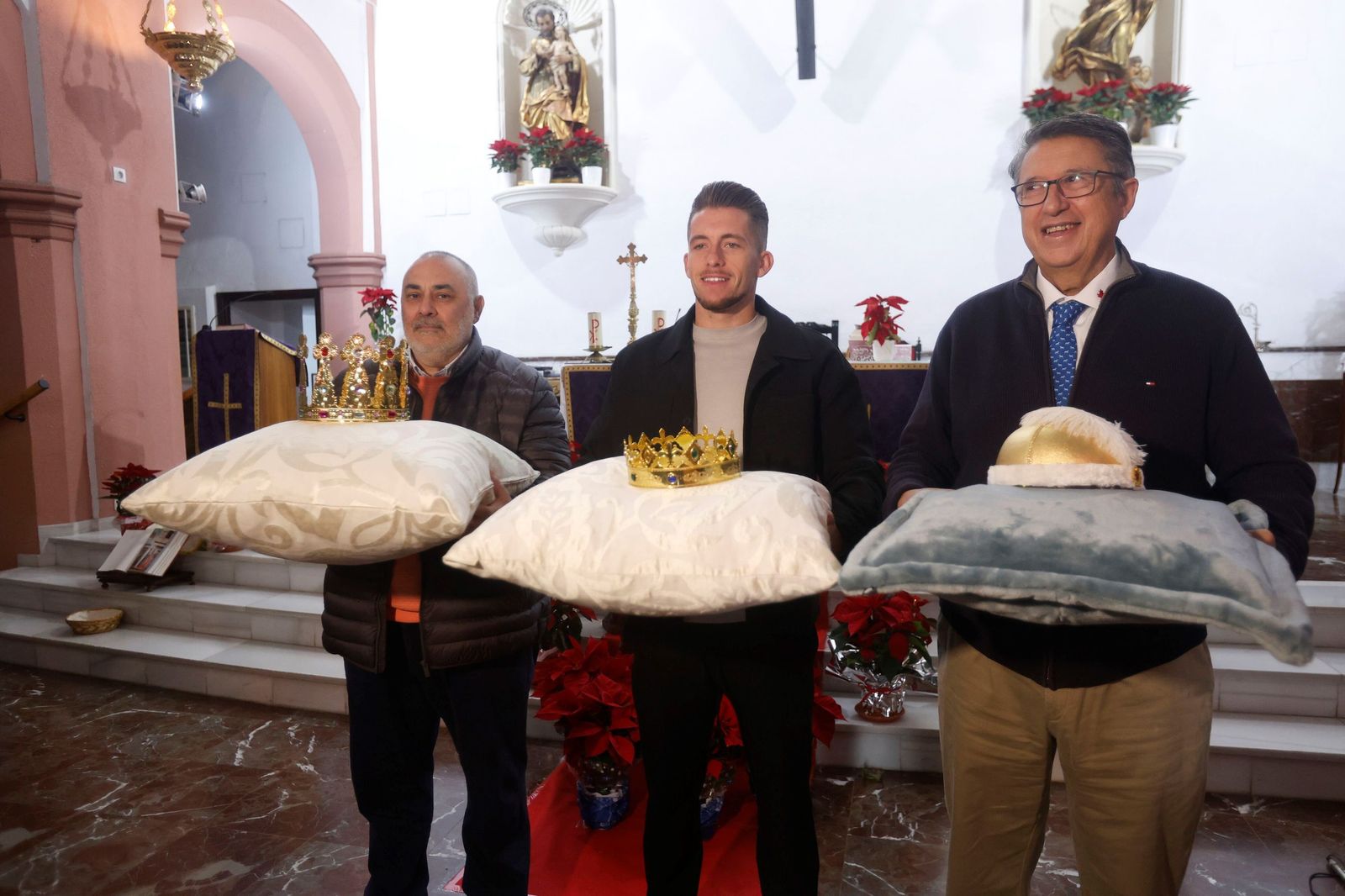 Presentación de los reyes magos de la cabalgata de Santa Rosa-Valdeolleros