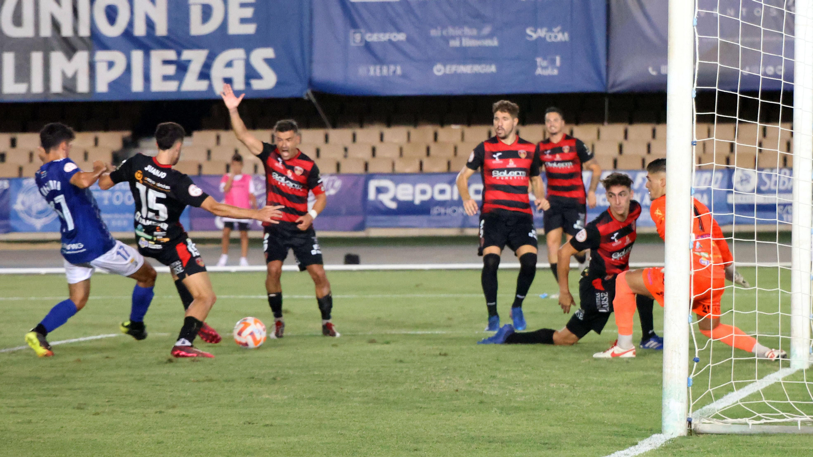 Partido entre Xerez CD - Salerm Puente Genil de la Copa RFAF en Chapín
